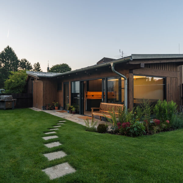 Garden house with common room