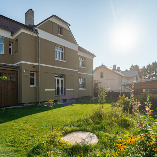 Villa, Garden house and the garden